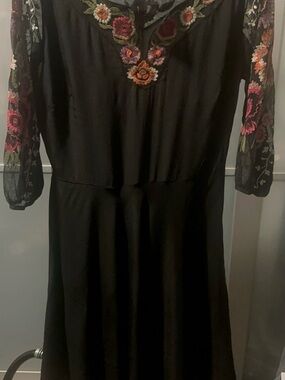 Black Embroidered Floral-Sleeve Women's Dress